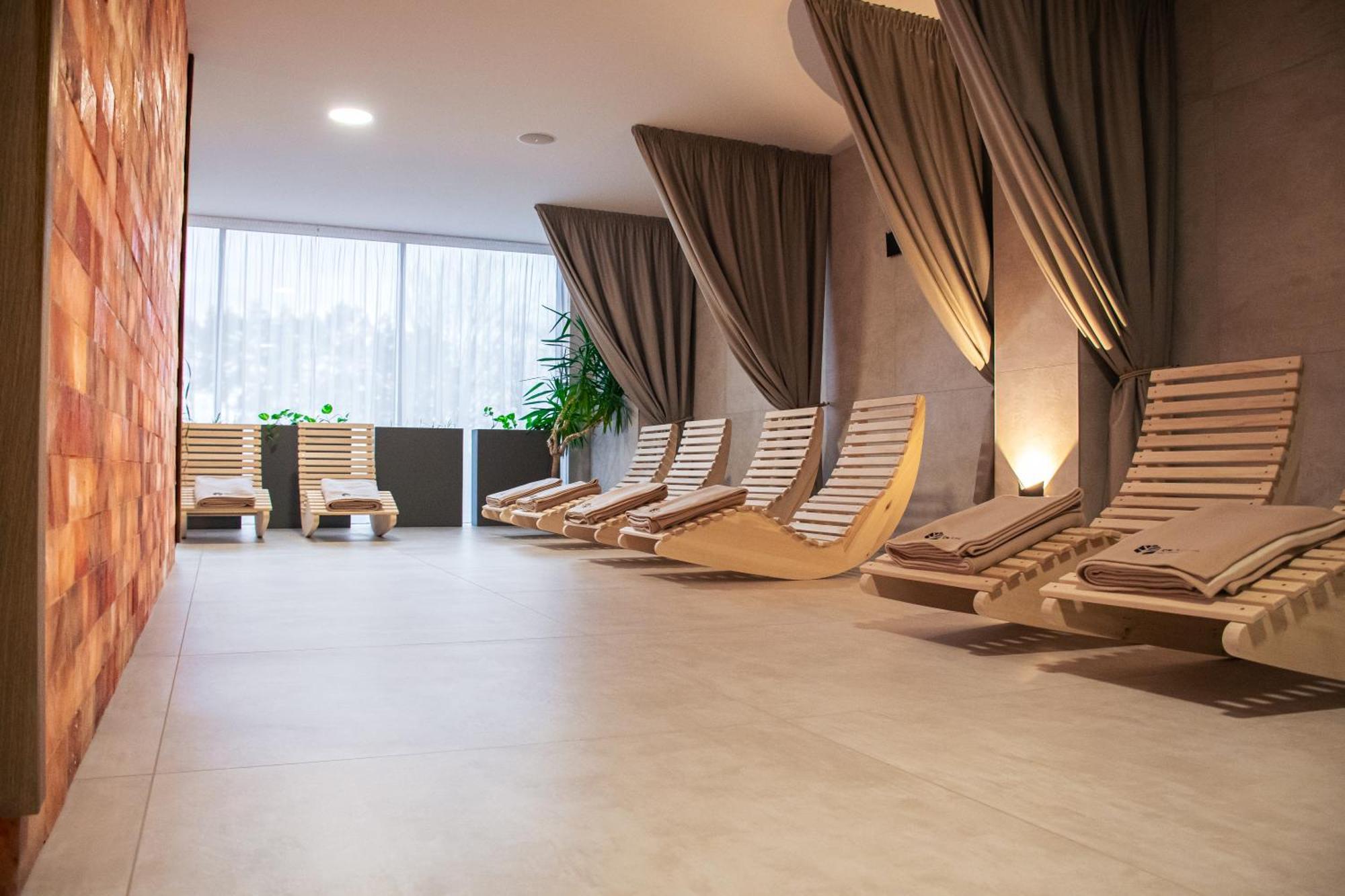 Rm Hotel Wellness & Congress Prievidza Exteriör bild